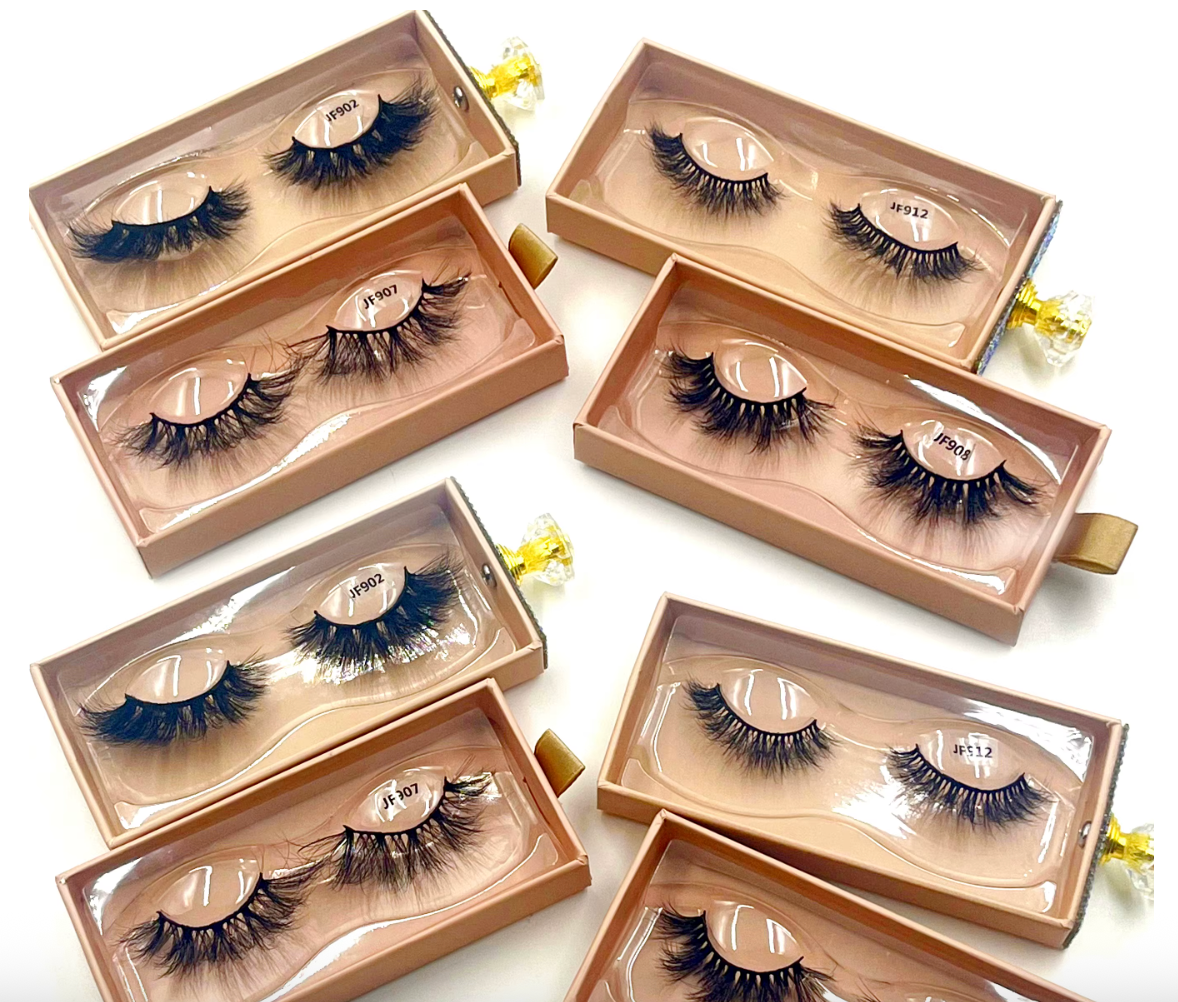 💖 3D Fluffy Faux Mink Eyelashes with Custom Box & Applicator
